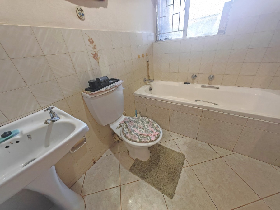 2 Bedroom Property for Sale in Pellissier Free State